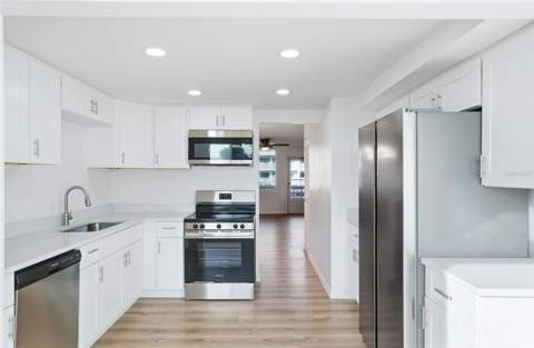 5095 Bay Street #210, St Petersburg FL - photo 10 of 29