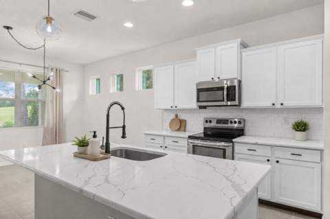 17807 Garsalaso Circle, Brooksville FL - photo 10 of 46