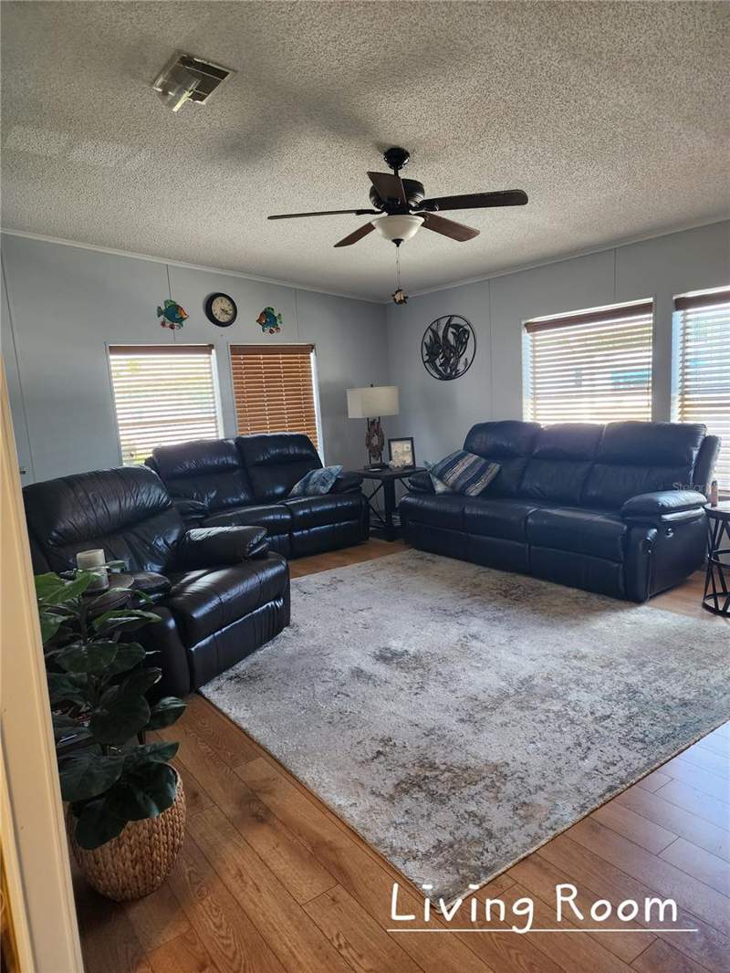 2 bedroom Manufactured Home at 1001 Starkey Road #758, Paradise Island Co-Op Inc, Largo — photo 2