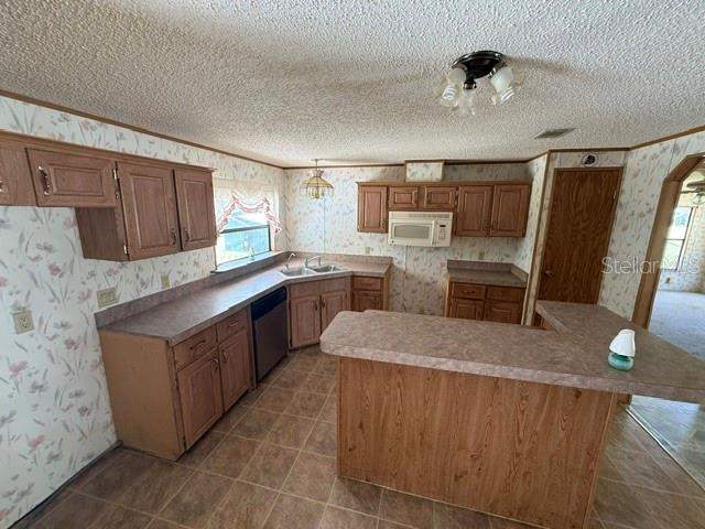 4 bedroom Manufactured Home at 18627 NW 24th Avenue, Bass Lake Ranches, Citra — photo 3