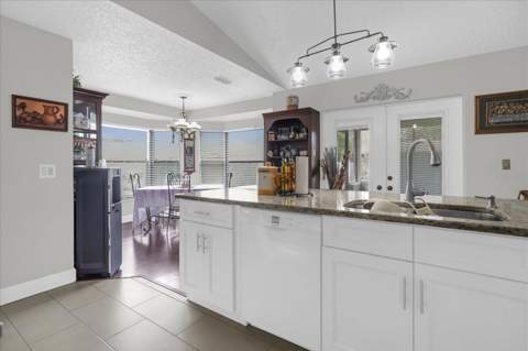 615 McKinley Court, Kissimmee FL - photo 8 of 24