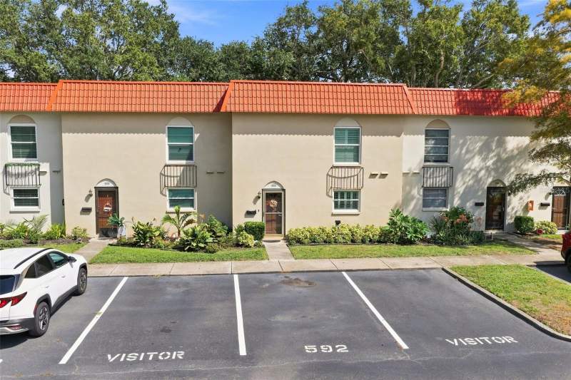 3 bedroom Townhouse at 2700 Bayshore Boulevard #592, Mediterranean Manors, Dunedin — photo 2