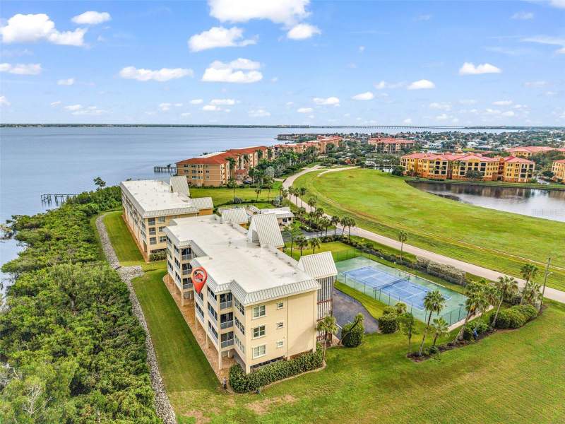 2 bedroom Condominium at 101 N Marion Court #122, Points West Ph 01 Bldg 01, Punta Gorda — photo 3