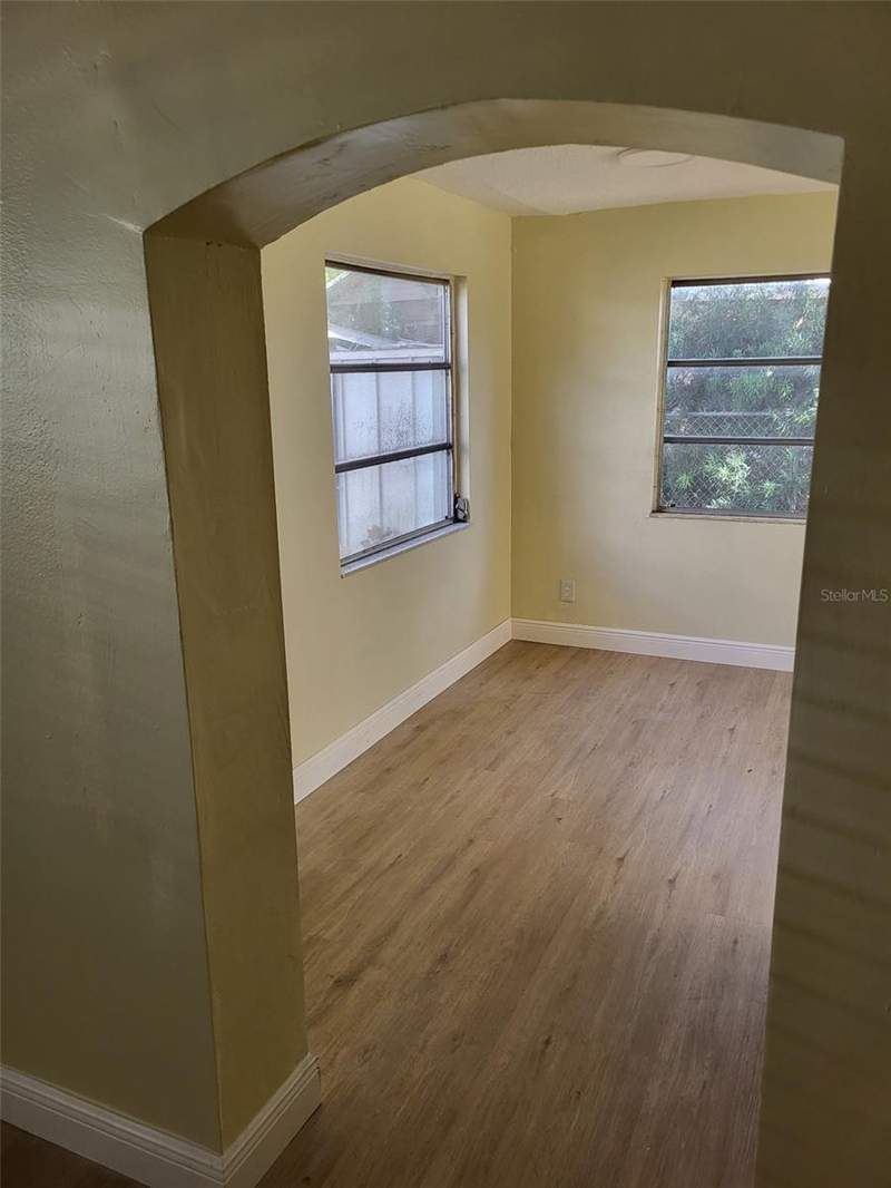 4 bedroom Single Family Residence at 5563 58th Street, Oak View Manor, Kenneth City — photo 4