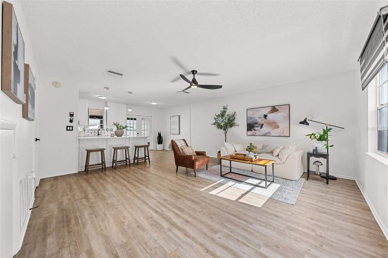 2 bedroom Townhouse at 11917 CONGRESSIONAL DRIVE, CYPRESS PARK GARDEN HMS 1 CONDO, TAMPA — photo 3