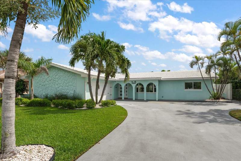 4 bedroom Single Family Residence at 650 64th Avenue, Three Palms Point, St Pete Beach — photo 2