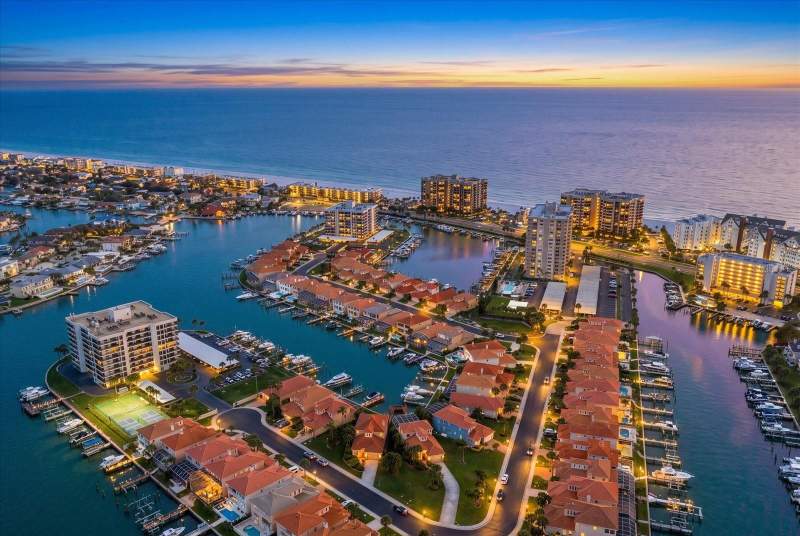 3 bedroom Single Family Residence at 1620 Sand Key Estates Court, Moorings Of Sand Key The, Clearwater Beach — photo 4