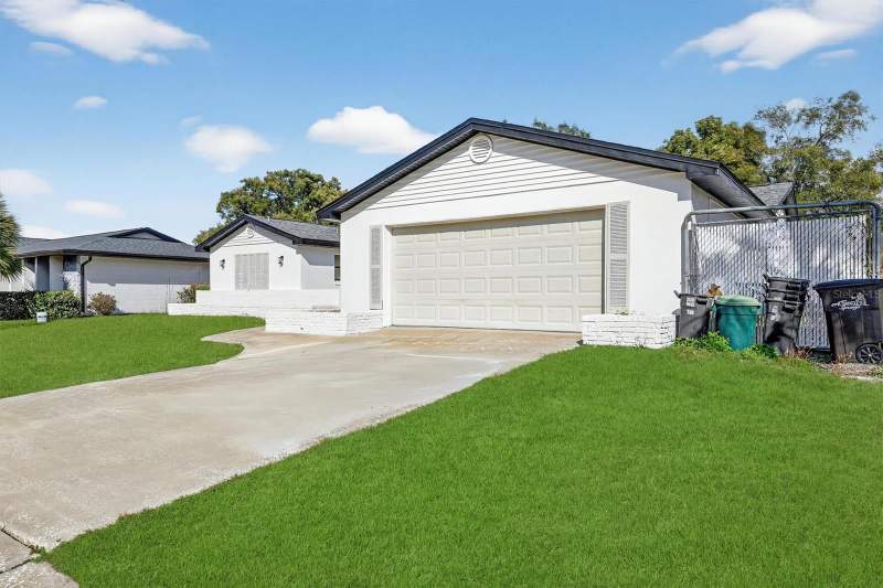 517 HICKORYWOOD AVENUE home for sale in Spring Oaks