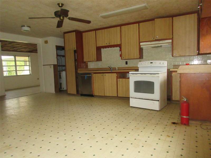 4 bedroom Single Family Residence at 11639 Huggins Street, Na, Leesburg — photo 2