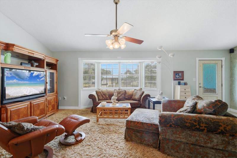 3 bedroom Single Family Residence at 1137 Ponderosa Road, South Venice, Venice — photo 4