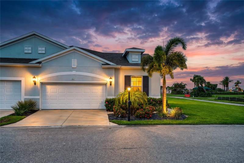 2 bedroom Villa at 1867 Nottingham Trail, Tusgs Gate Ph 8, Port Charlotte — photo 2
