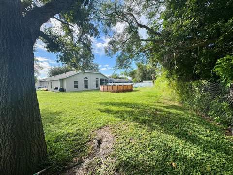 6019 E 60th Place, Palmetto FL - photo 9 of 11