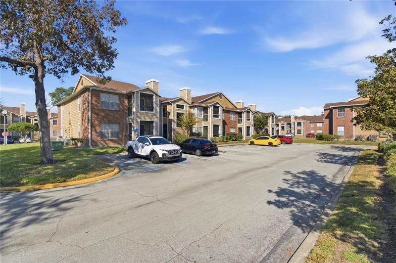 4401 THORNBRIAR LANE #R106 home for sale in Regency Gardens