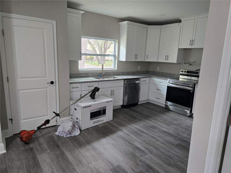 4 bedroom Single Family Residence at 704 E Orchid Avenue, North Side Homes, Tampa — photo 3
