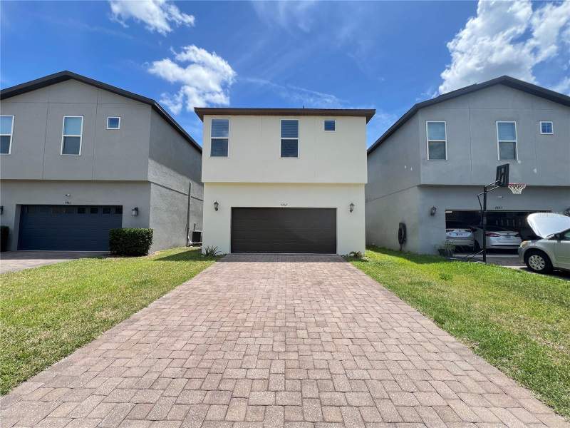 4 bedroom Single Family Residence at 7867 Berkshire Oak Alley, Westside Village, Windermere — photo 4