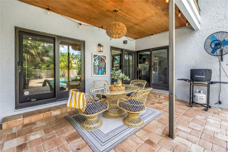3 bedroom Townhouse at 990 San Carlos Court, Riviera Bay Second Add, St Petersburg — photo 3
