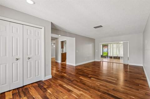 9237 Pebble Creek Drive, Tampa FL - photo 6 of 50