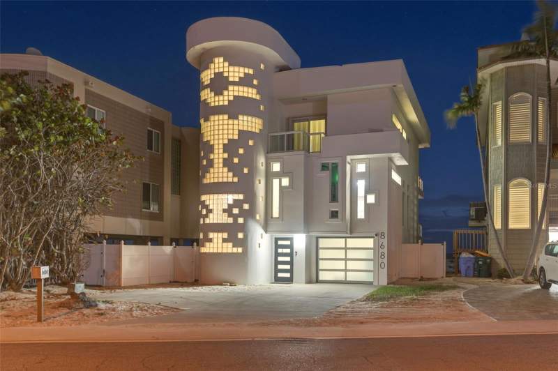3 bedroom Single Family Residence at 8680 W Gulf Boulevard, Oconnells Rep, Treasure Island — photo 2