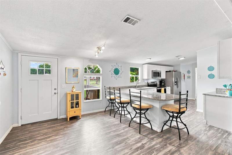 2 bedroom Manufactured Home at 2715 11th Avenue, Ruskin Colony Farms 1st Extens, Ruskin — photo 3