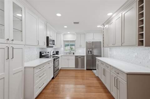 205 SE Monroe Circle, St Petersburg FL - photo 10 of 26