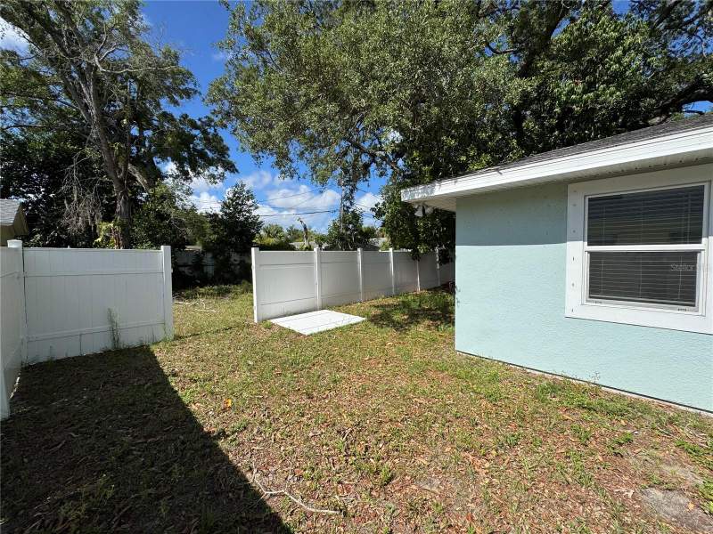 2 bedroom Single Family Residence at 1493 Cleveland Street, Highland Groves, Clearwater — photo 4