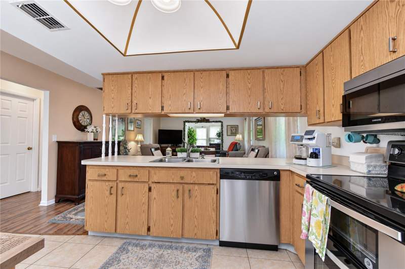 2 bedroom Condominium at 38351 Ironwood Place #Na, Driftwood Zephyrhills, Zephyrhills — photo 4