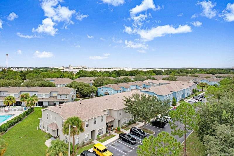 2 bedroom Townhouse at 12635 Kings Crossing Drive, Kings Lake Twnhms, Gibsonton — photo 2
