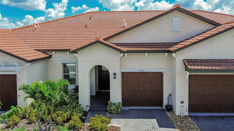 2 bedroom Villa at 17240 Holly Well Avenue, Forest Brooke Active, Wimauma — photo 2