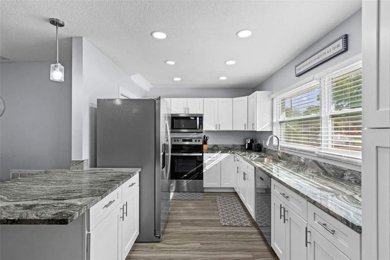 3 bedroom Single Family Residence at 265 Plumtree Avenue, Spring Hill, Spring Hill — photo 3
