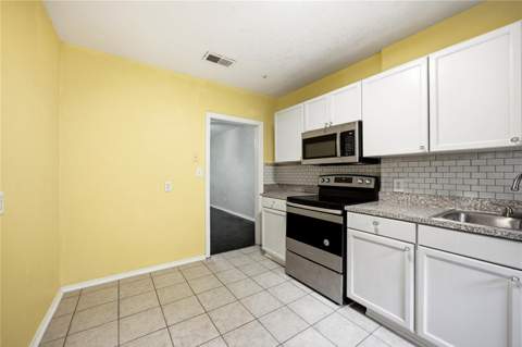 1334 NE 1st Avenue, Gainesville FL - photo 9 of 18
