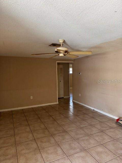 8811 Goshen Lane, Port Richey FL - photo 7 of 38