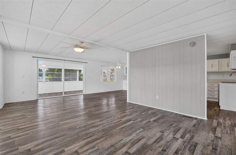 2 bedroom Mobile Home at 34312 Carl Road, Western Shores 2nd Add, Leesburg — photo 5