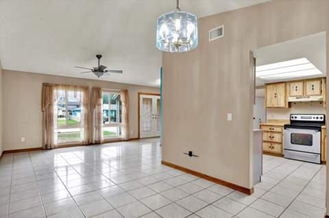 5527 Pentail Circle, Tampa FL - photo 7 of 35