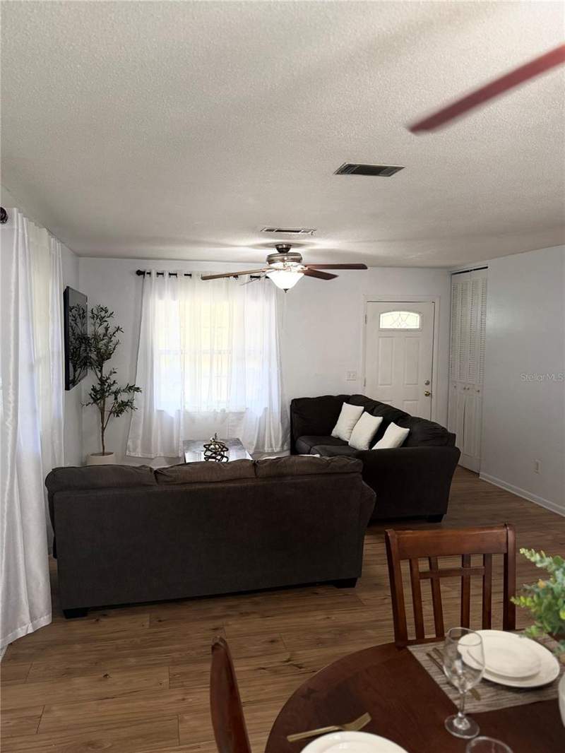 3 bedroom Single Family Residence at 3626 NE 12 Street, Highland Court Manor No 5, Gainesville — photo 4