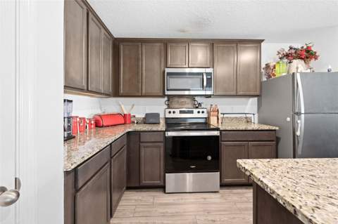 30067 Fedora Circle, Brooksville FL - photo 7 of 40