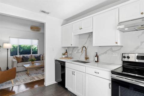 5931 Mangrove Street, St Petersburg FL - photo 10 of 39
