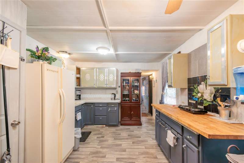 2 bedroom Mobile Home at 3355 SE 92nd Street, Big Ridge Acres, Ocala — photo 3