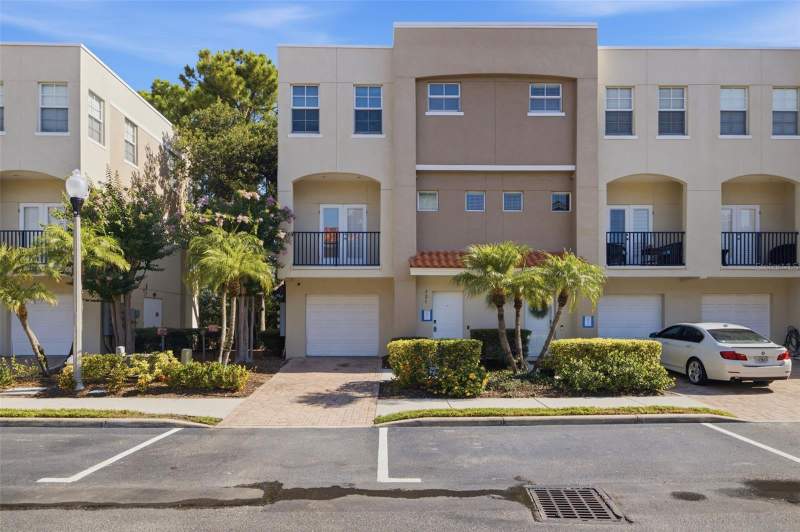 3 bedroom Townhouse at 521 101ST AVENUE, GANDY TWNHMS, ST PETERSBURG — photo 2