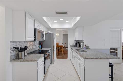 7196 Crown Oaks Drive, Spring Hill FL - photo 14 of 83