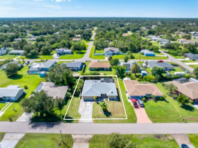 3 bedroom Single Family Residence at 1179 Talbot Street, Port Charlotte Sec 051, Port Charlotte — photo 2