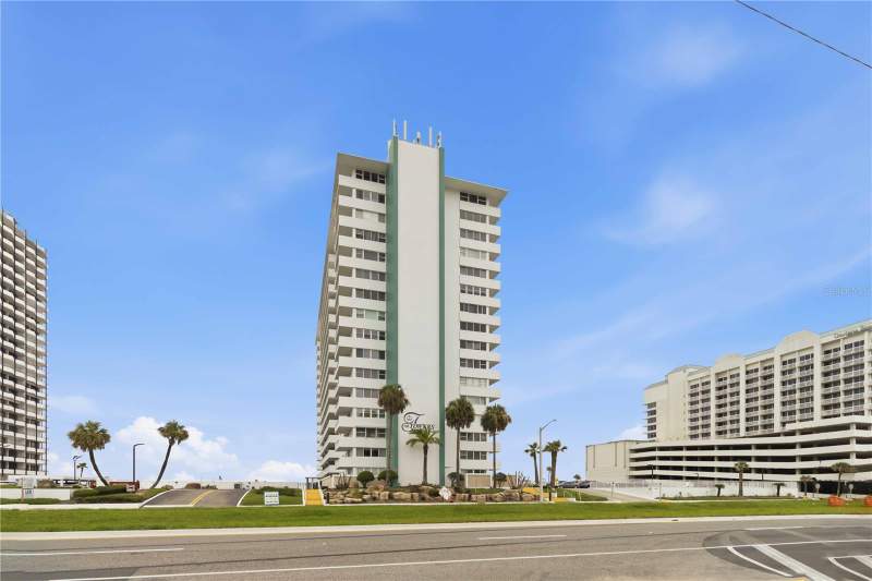 1 bedroom Condominium at 2800 N Atlantic Avenue #1105, The Towers, Daytona Beach — photo 2