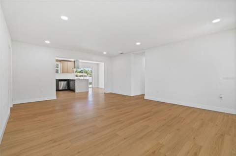 2102 W Ferris Avenue, Tampa FL - photo 10 of 94