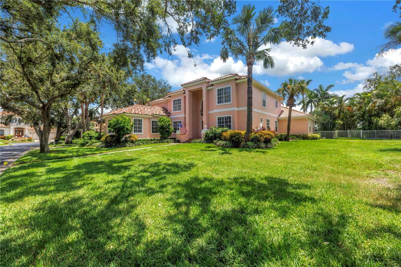 4930 SANDPIPER LANE home for sale in Maximo Moorings