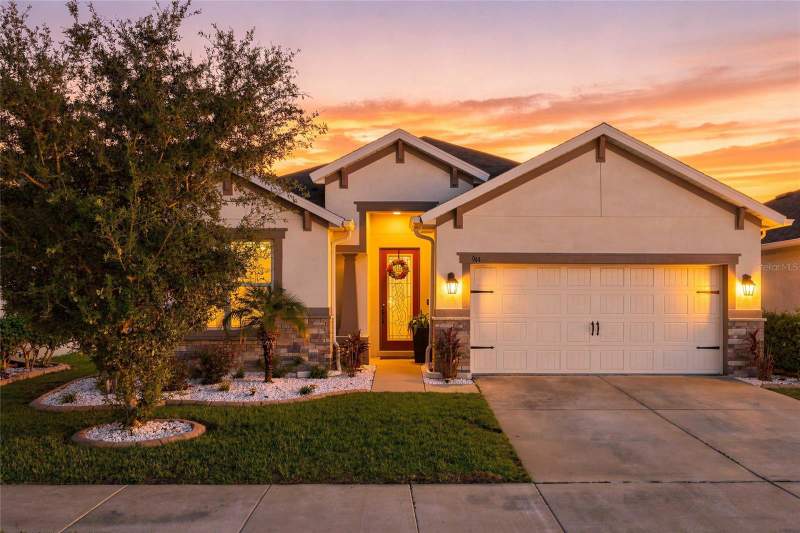 944 OLD WINDSOR WAY home for sale in Villages at Avalon