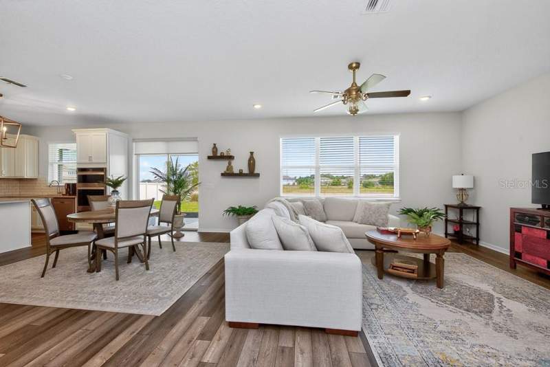 5 bedroom Single Family Residence at 12908 Brookside Moss Drive, Belmond Reserve Ph 2, Riverview — photo 3