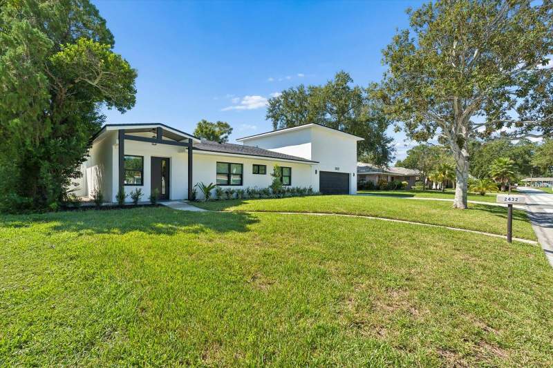 4 bedroom Single Family Residence at 2432 Indian Avenue, Belleair Manor Unit 1 & 2, Belleair Bluffs — photo 3