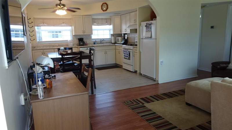 2 bedroom Villa at 7729 39th Terrace, Tyrone Villas, St Petersburg — photo 4