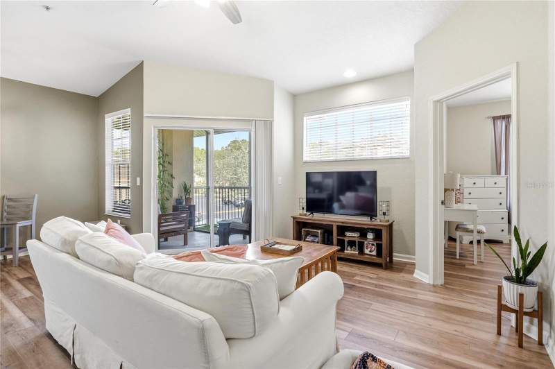 1 bedroom Condominium at 5125 Palm Springs Boulevard #1204, Oxford Place At Tampa Palms A, Tampa — photo 2