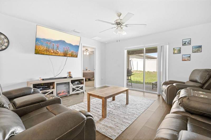 3 bedroom Single Family Residence at 30067 Fedora Circle, Trilby Xing Ph 1, Brooksville — photo 3