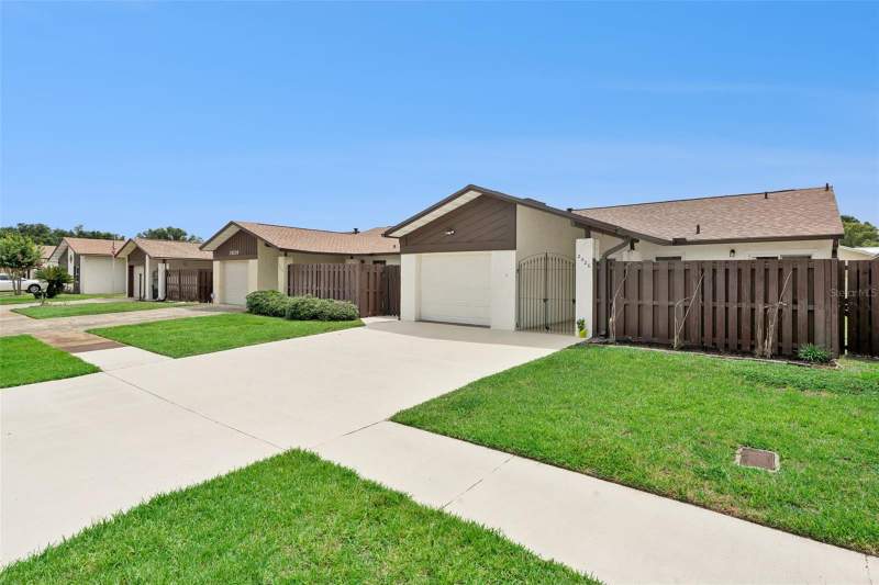 2 bedroom Single Family Residence at 2026 KINGS CROSSING, STONEBRIDGE PH 02, WINTER HAVEN — photo 1